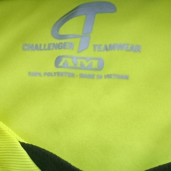 challenger Athletic Shirt Medium - Picture 3 of 3